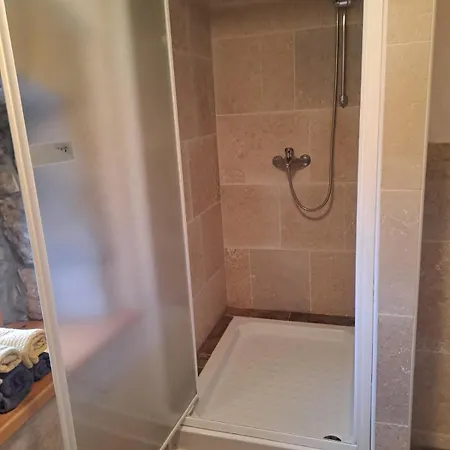 Smjestaj Ivancic 公寓 *